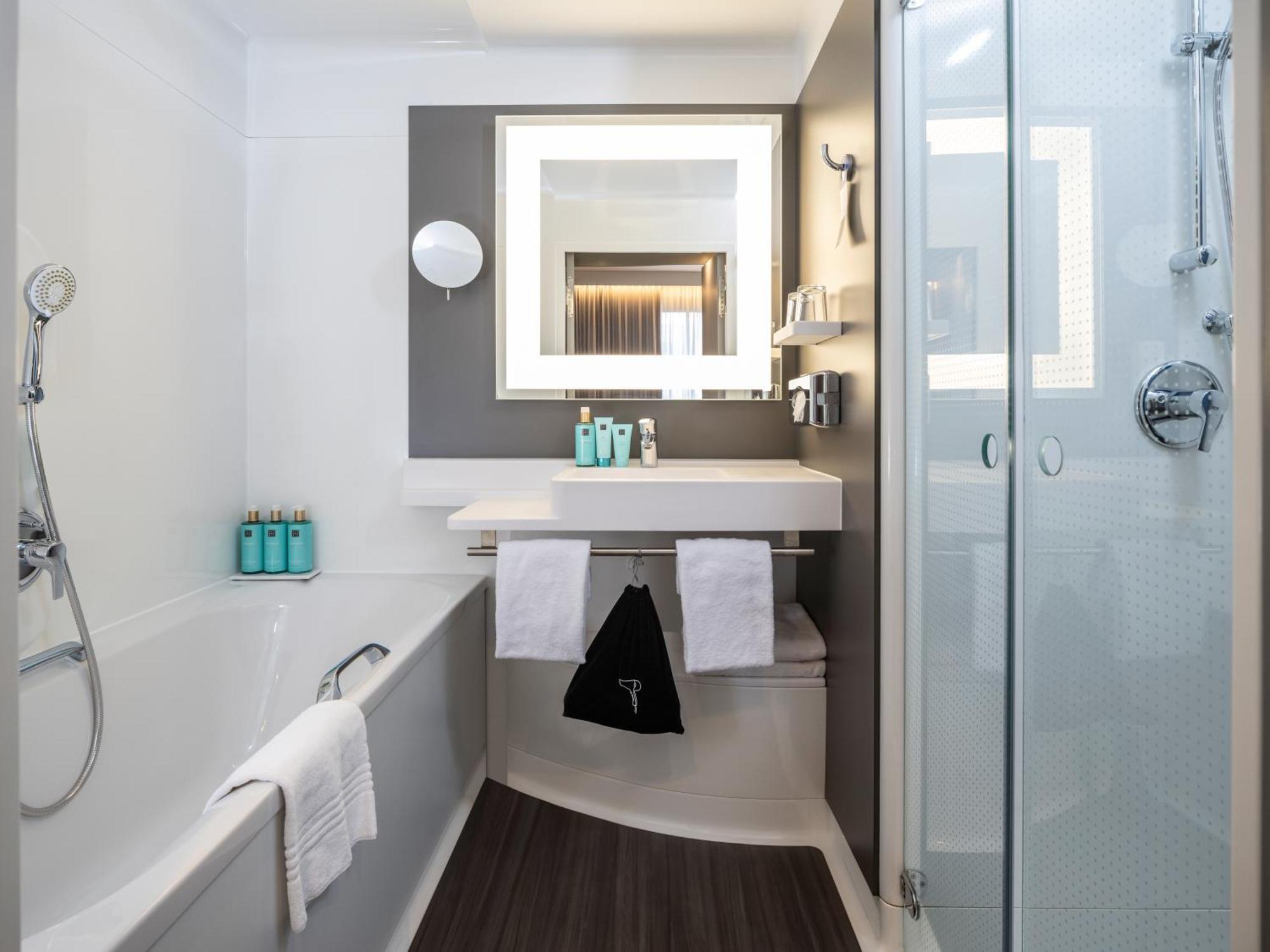 Hotel Novotel Donau 4*